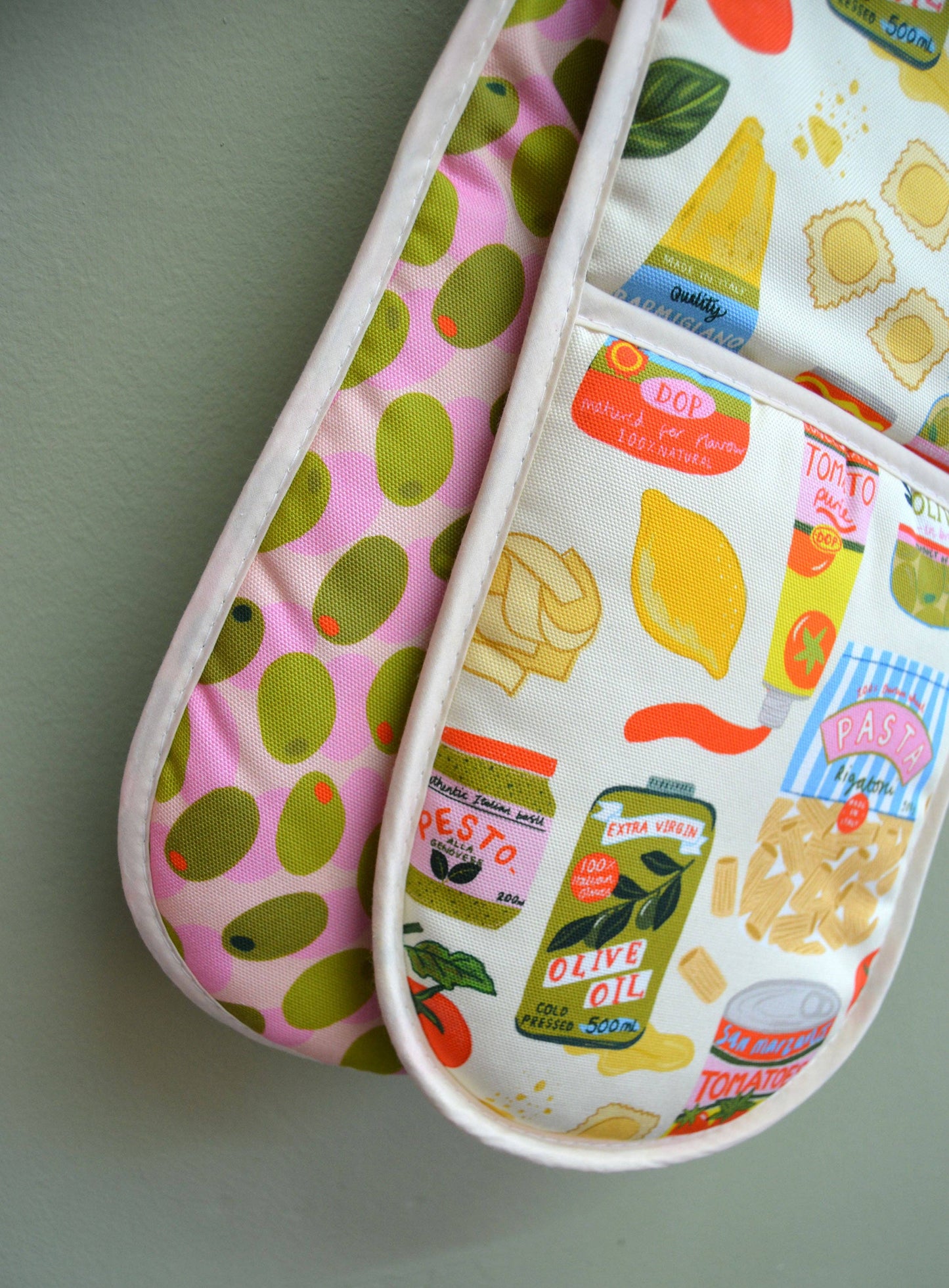 Italian Ingredients - Oven Glove By Laura Barnes